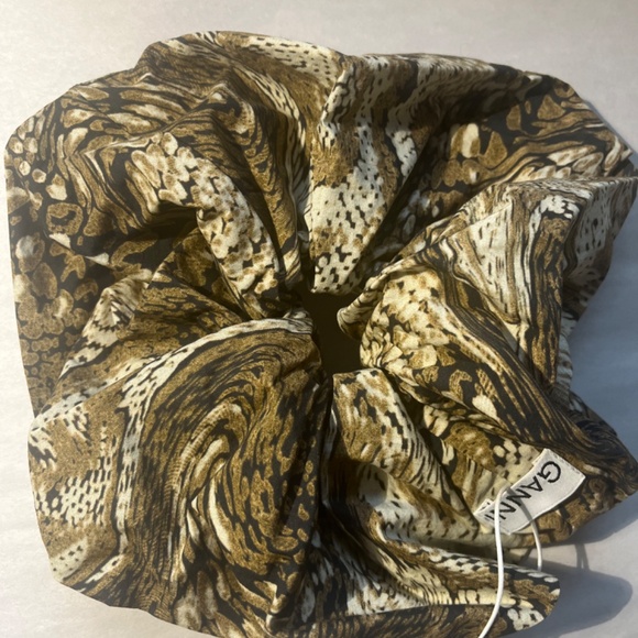 Ganni Tiger's Eye Printed Cotton Large Resort Logo Scrunchie Hair Accessory